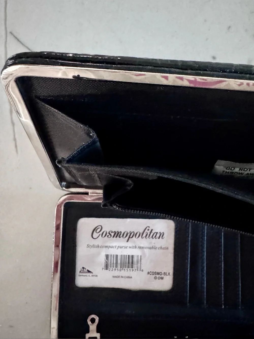 Compact Wallet on a Removable Chain